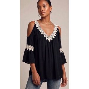 Black G Collection Cold-Shoulder Tunic Top with Cream Lace Trim L